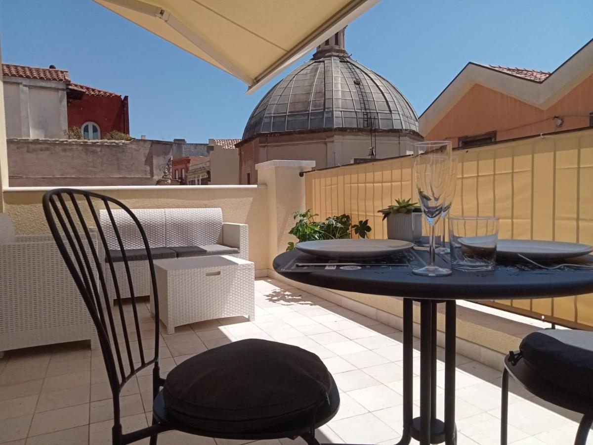Luxury Suite La Terrazza In Pieno Centro In 칼리아리 외부 사진